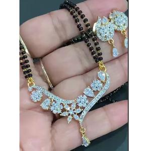 Pierres AD plaqué or exclusives de meilleure qualité Look Mangalsutra avec boucles d'oreilles parfaites pour la collection de vêtements quotidiens de mariage pour les femmes - Product Image 1