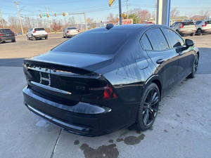 รถ Volvo S60 B5 Plus Black Edition ปี 2024 สภาพดี ใช้งานน้อย - Product Image 2