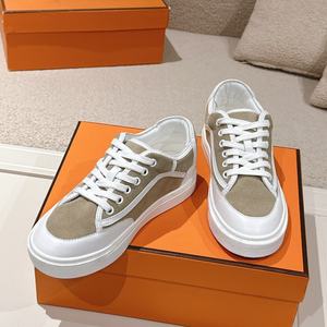 Zapatillas deportivas de diseño moderno para hombre, personalizadas, de caña baja, ligeras, con suela de goma gruesa. - Product Image 1