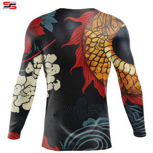 Rashguard vierge OEM Chemise de compression imprimée à manches courtes et manches longues Protège-éruptions en polyester à sublimation avec logo personnalisé pour hommes - Product Image 2