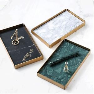 Plato elegante de hoja de oro para la decoración del hogar Diseño único duradero Perfecto para servir o exhibir artículos decorativos - Product Image 6