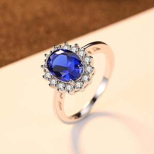 แหวนหมั้นเงินแท้ทรงวงรีคลาสสิค Jeulia รุ่น Halo - Product Image 3