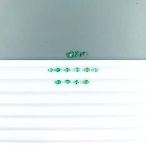 Émeraudes naturelles zambiennes calibrées ovales 3x4mm, pierres précieuses naturelles facettées pour la création de bijoux, prêtes à l'emploi - Product Image 3