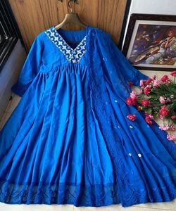 DESIGNER LOURD NET SEQUENCE TRAVAIL KURTI BAS AVEC QUATRE LATÉRAUX DUPATTA TRADITIONNEL WEAR PLUS BAS PRIX VÊTEMENT ETHNIQUE Alphanumero - Product Image 6