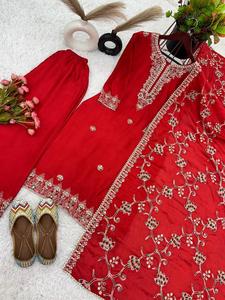 Présentant le dernier haut de travail de broderie de fil de soie de Chinon pur avec manches longues et bas avec Dupatta - Product Image 2