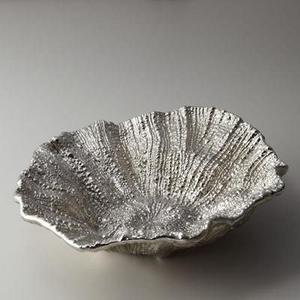 Plat et bol de service Vaisselle Bols de service Design Finition faite à la main Alimentaire Design rugueux Décoration intérieure Matériau solide - Product Image 3