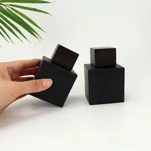 Frasco de perfume quadrado vazio de vidro preto luxuoso para spray de perfume de alta qualidade com design de 100ml 50ml