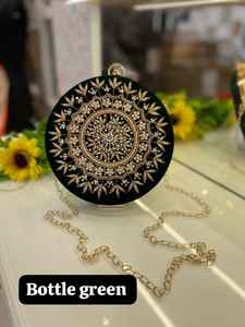 Pochette de soirée brodée de qualité supérieure de forme ronde de luxe avec perles pour les mariages exclusifs et les célébrations haut de gamme - Product Image 3