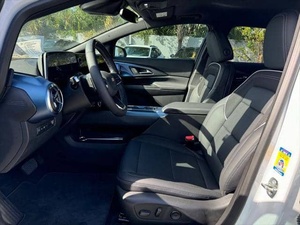 Usado 2024 Chevroletee EquinoxX EV 3LT - Product Image 4