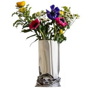 Vase en métal doré géométrique de luxe, parfait pour la réception de mariage, la décoration de scène d'événement et les arrangements floraux en provenance d'Inde - Product Image 3