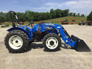 Tracteur utilitaire New Holland Workmaster 60 4RM de qualité supérieure pour usage agricole, avec moteur, pompe et roulement de roue – Stock disponible - Product Image 2
