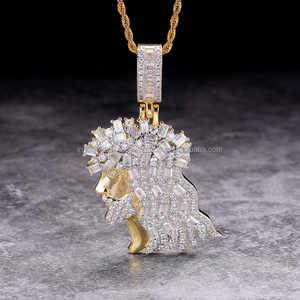 Bijoux religieux bicolores glacés avec baguette et diamants ronds de laboratoire VVS pour un look audacieux - Product Image 1