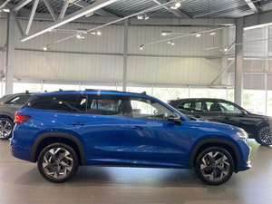 SUV 2024 Q Automático con Tracción en las Cuatro Ruedas, Neumáticos R18, Asientos de Cuero, Cámara Trasera, Gasolina 3L, Volante a la Izquierda, ACC Oscuro/Claro - Product Image 6