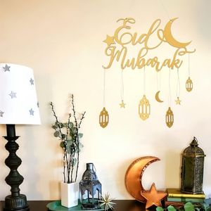 Bandera Colgante Dorada de Eid Mubarak con Estrellas, Lunas y Dijes de Farolillos para una Celebración Elegante - Product Image 1