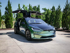 Propre 2023 Tesl-a Model X Standard Range Electric d'occasion - Product Image 2