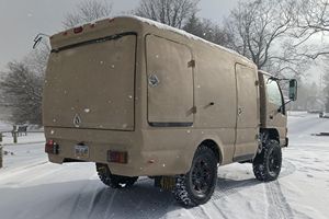 Meilleure vente - NOUVEAU Modèle moderne - Isuzu NPR 4x4 2004 prêt à être expédié, livraison porte-à-porte - Product Image 4