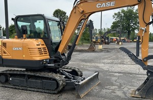 Case CX57C Mini Excavator Cabine de pelle à basse heure avec AC, attache rapide hydraulique, godet à 24 pouces - Product Image 3