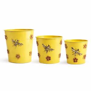 Juego de Macetas Decorativas de Metal Amarillo con Diseño Floral en Relieve, Acabado Duradero, Perfecto para Decoración del Hogar en Interiores y Exteriores - Product Image 1