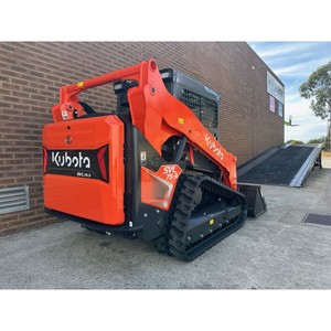 รถตักล้อยางขนาดเล็ก Kubota SVL65-2 ปี 2020 รุ่น Compact Track Loader กำลัง 74.3 แรงม้า เครื่องยนต์ดีเซล แบบ Skid Steer พร้อมบุ้งกี๋หน้า รับน้ำหนักได้ 9 ตัน พร้อมเกียร์และมอเตอร์ - Product Image 2