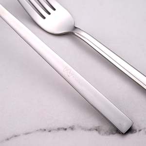 Lot de 2 fourchettes jetables en acier inoxydable SmoothGrip pour dîner et fruits, usage domestique ou restaurant, pics à nourriture en métal - Product Image 4