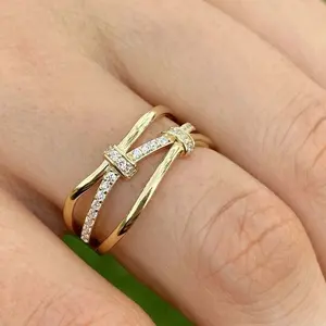 แหวนทองคำ14K พร้อมเพชรเทียมทรงกลมผลิตภัณฑ์เครื่องประดับที่สวยงาม - Product Image 1