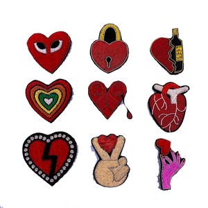 Broches de alambre de lingotes de la mejor calidad, nuevo diseño, broche de corazón sonriente verde, cuero bordado, precio bajo, venta al por mayor - Product Image 2