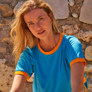 Camiseta Deportiva Unisex de Manga Corta con Cuello Redondo Ultifresh, Tejido Sólido con Panel Lateral Bordado, Poliéster Suave de Secado Rápido y Transpirable - Product Image 2