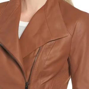 Veste en cuir véritable pour femmes avec coupe élégante et finition durable en coton rempli pour tous les looks décontractés ou formels - Product Image 6
