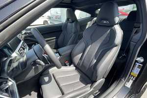 Coupé certifié 2023, en excellent état, intérieur cuir foncé, boîte automatique, turbo, jamais accidenté et prêt à rouler - Product Image 2