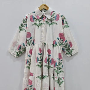 ชุดเดรสคลุมเข่าลายดอกไม้ลำลองฤดูร้อนคอลึกพิมพ์ลายบล็อกยาวมีกระดุมทรงหลวมเอวธรรมชาติ - Product Image 1