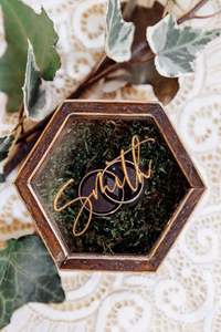 Boîte à bagues recyclable en papier Boîte à bijoux en bois de noyer noir massif à graver Organisateur de bijoux de voyage Porte-bague Cadeau à bas prix - Product Image 5