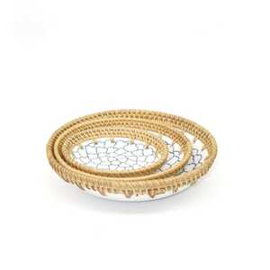 Elegante bandeja de nácar con borde de ratán para decoración de mesa, placa de fregona, bandejas para servir alimentos HNHCraft, diseño OEM en Vietnam - Product Image 4