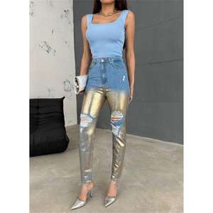 Pantalones Vaqueros para Mamá con Detalles en Dorado y Rasgaduras en las Rodillas, Jeans para Mujer - Product Image 3