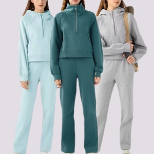 Conjuntos Deportivos de 2 Piezas de Secado Rápido con Patrón Sólido de la Mejor Calidad para Mujer, Top Corto con Capucha y Pantalones Jogger, 72% Poliéster, 18% Nailon, 10% Elastano - Product Image 1