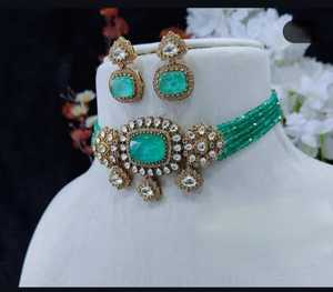 Juego de pendientes de Gargantilla Polki Kundan chapados en oro a la moda con estilo para celebraciones de aniversario de boda - Product Image 4