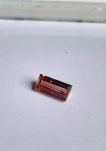 Cristal de Turmalina Natural de Primera Calidad con Corte Baguette, Piedra Energética Poderosa para el Alivio del Estrés, la Positividad y el Equilibrio Emocional - Product Image 3