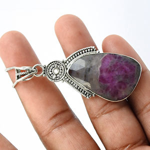 Nouveauté Design de luxe en argent sterling 925 rubis zoisite pierre précieuse conception unique pendentif bijoux faits à la main prix d'usine direct - Product Image 3