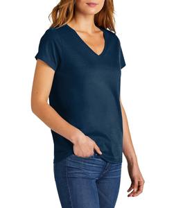 Vente en gros de haut de yoga vierge oversize d'été t-shirts pour femmes t-shirt court uni pour dames t-shirt à col en V en coton de haute qualité - Product Image 2