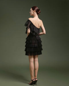 Mini vestido de noche negro con gradas, encanto misterioso y encanto hecho en Vietnam - Product Image 5