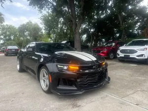 Usado 2019 Chevrolet Camaro 2LT - Product Image 4
