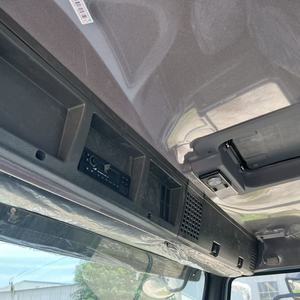 Camion benne 6x4 d'occasion (371 chevaux) : la force motrice principale pour le transport minier et les infrastructures, idéal pour les charges lourdes et une traction robuste. - Product Image 2