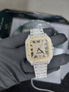 นาฬิกาข้อมือแฟชั่นหรูหราสไตล์วินเทจ ตัวเรือนสแตนเลสสตีลสองสี ประดับเพชรโมอิสซาไนต์ VVS1 คริสตัลแซฟไฟร์ ระบบอนาล็อก ดีไซน์ฮิปฮอป - Product Image 1