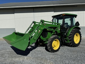 Tracteur agricole à roues John Deere 5075M d'occasion de 2014, 75 CV avec moteur et boîte de vitesses - Product Image 2