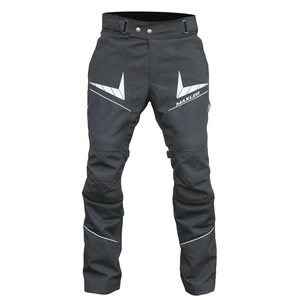 กางเกงผ้าสำหรับขี่มอเตอร์ไซค์ที่ออกแบบมาเพื่อความสบายและการป้องกันของผู้ขับขี่ พร้อมแผ่นรองเข่าระดับ CE 1 - Product Image 2