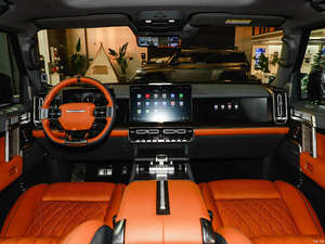 M-Hero 917 Coupé Diésel Usado, Tracción en las Cuatro Ruedas, Híbrido de Rango Extendido, Asientos de Masaje, Techo Panorámico Izquierdo, Asientos de Cuero - Product Image 4