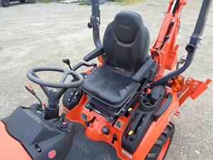 รถแทรกเตอร์คูโบต้า BX23S 4WD ปี 2024 รถแทรกเตอร์ขนาดเล็กดีเซลสำหรับงานเกษตร พร้อมเครื่องยนต์ เกียร์ และมอเตอร์ใหม่ ผลิตโดย YTO - Product Image 4