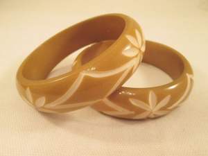 กำไลดอกไม้เรซิ่นสุดหรู ดีไซน์ดอกไม้แห้งแท้ ทำมือ ราคาขายส่งจากอินเดีย - Product Image 4