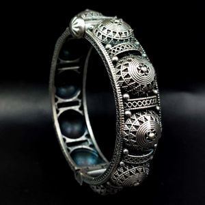 Brazalete de aspecto plateado de latón puro para fiesta, pulsera oxidada de tamaño libre que se puede abrir, producto a granel hecho a mano ajustable - Product Image 1