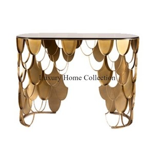 Table d'appoint et console en métal Design Floral Blossom avec placage couleur or Fournitures de décoration pour la maison et l'hôtel faites à la main - Product Image 1