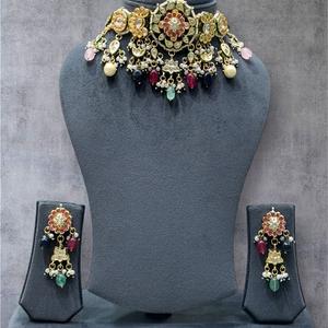 Conjunto de gargantilla de la mejor calidad de diseñador tradicional con pendientes Conjunto clásico para mujeres y niñas para colección de ropa de boda para mujeres - Product Image 1